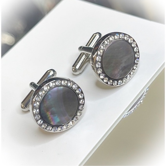 💕Beautiful Round Silvertone Cufflinks with Abalone Shell and CZ clear stones💕 - Picture 5 of 8